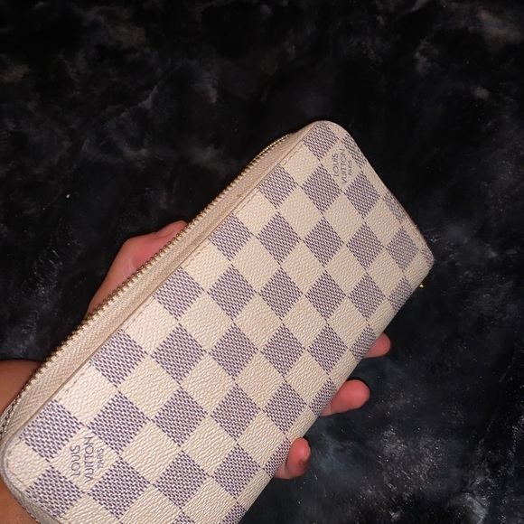 Wallet - Picture 2 of 3